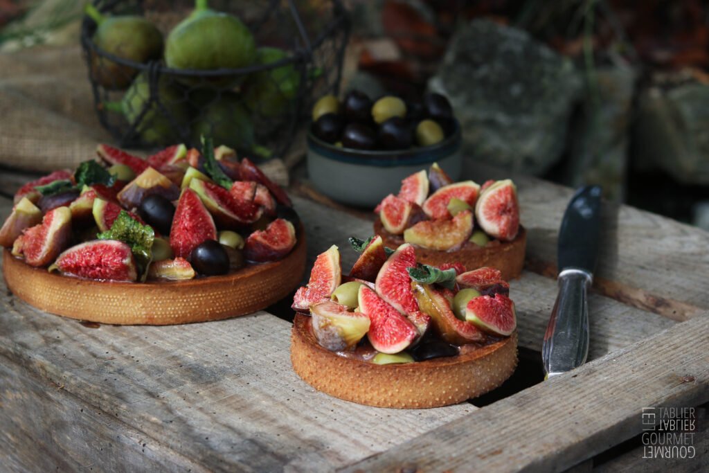 La tarte figues et olives de Claire Damon déclinée en tartelettes 