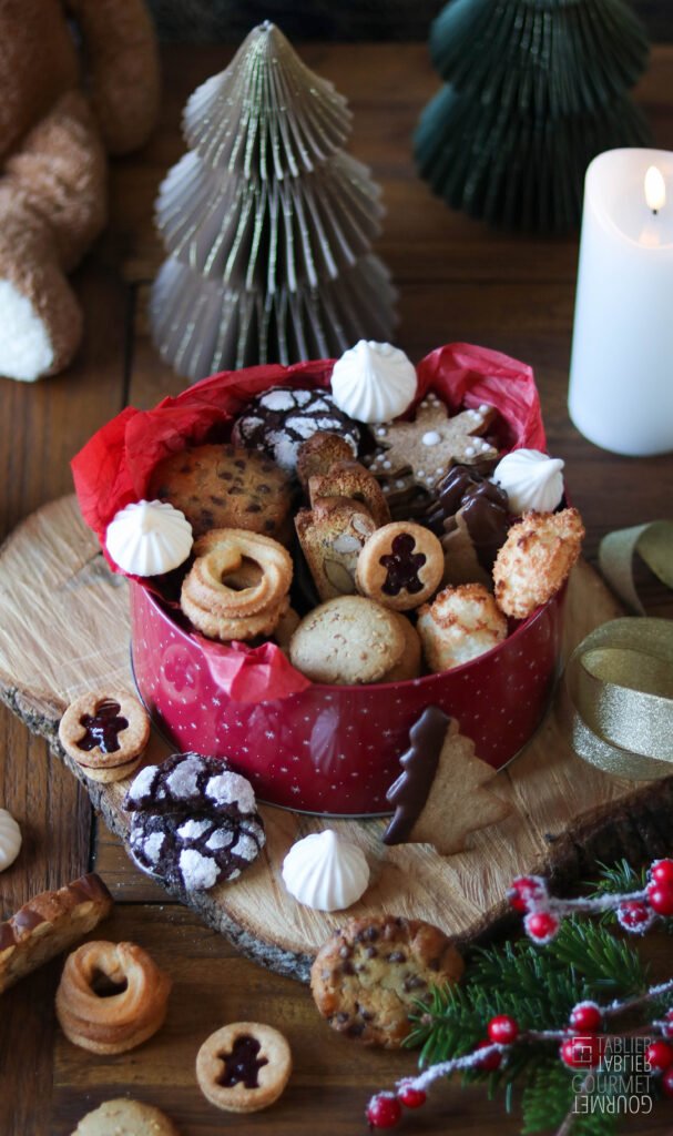 La boîte à biscuits dans son intégralité et vue de dessus