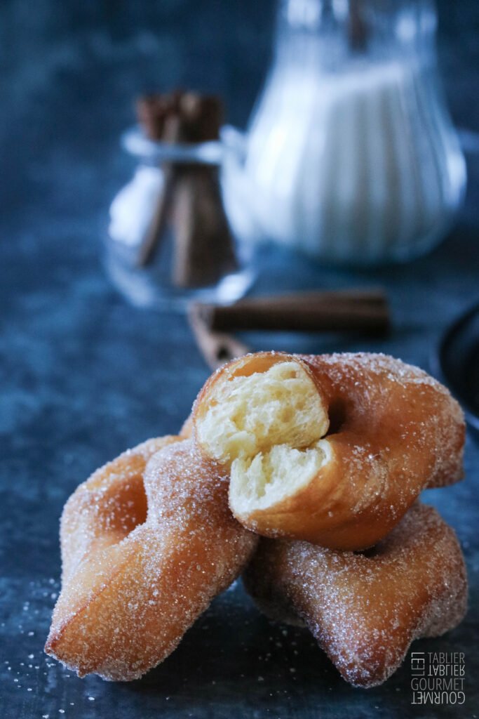 Gros plan sur la mie d'une bugne lyonnaise